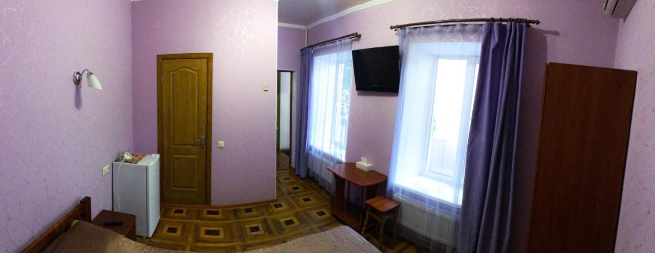 One Bedroom Apartments Одесса Экстерьер фото